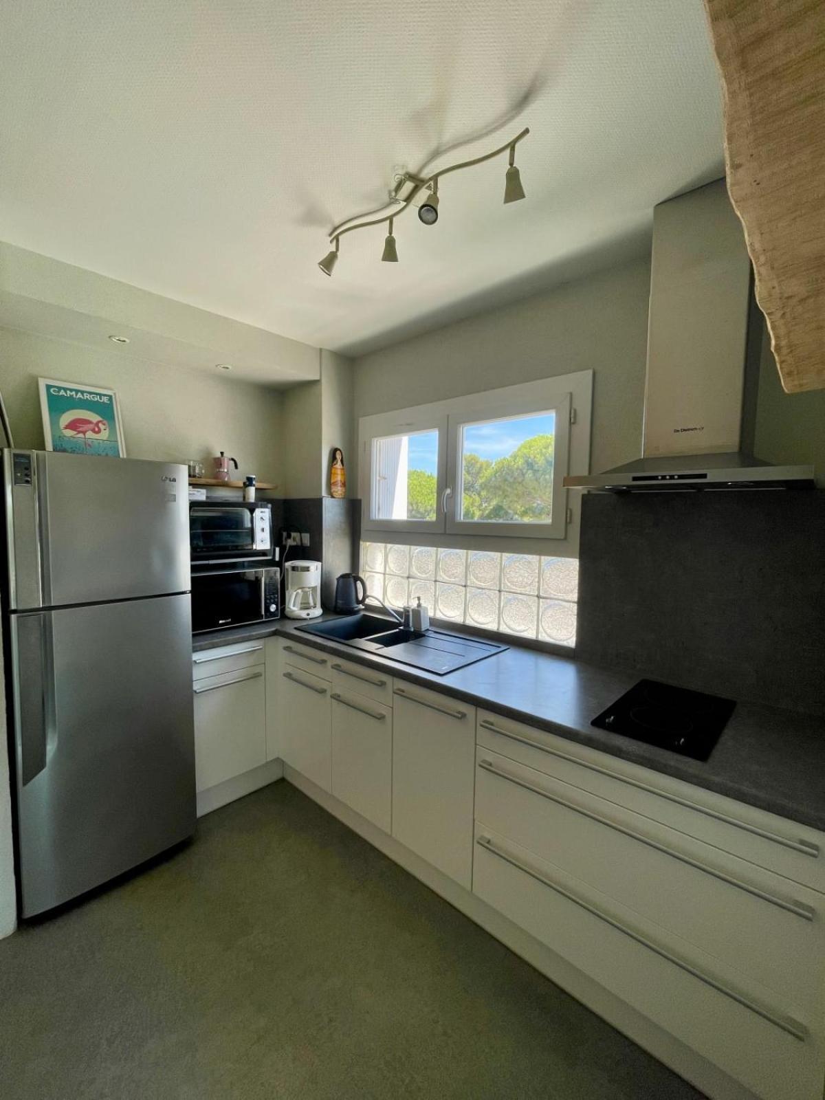Le Neptune Appartement T2 Tout Confort Au Calme Et A Deux Pas De La Plage Le Grau-du-Roi Bagian luar foto